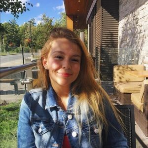 Meet your Posher, Alexandra